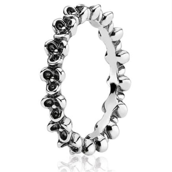 Pandora Jewelry - Pandora retired sterling silver black daisy all around floral ring- size 56/ 7.5